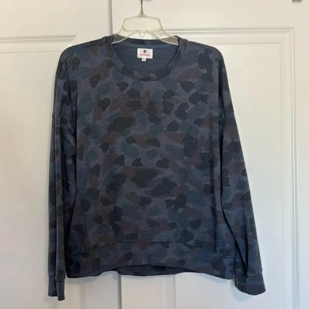 Sundry Camo Lightweight Crewneck Sweatshirt Size Medium Gray/Blue - Picture 3 of 11